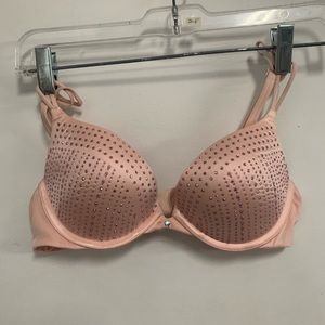 VICTORIA’S SECRET VERY SEXY PUSH-UP